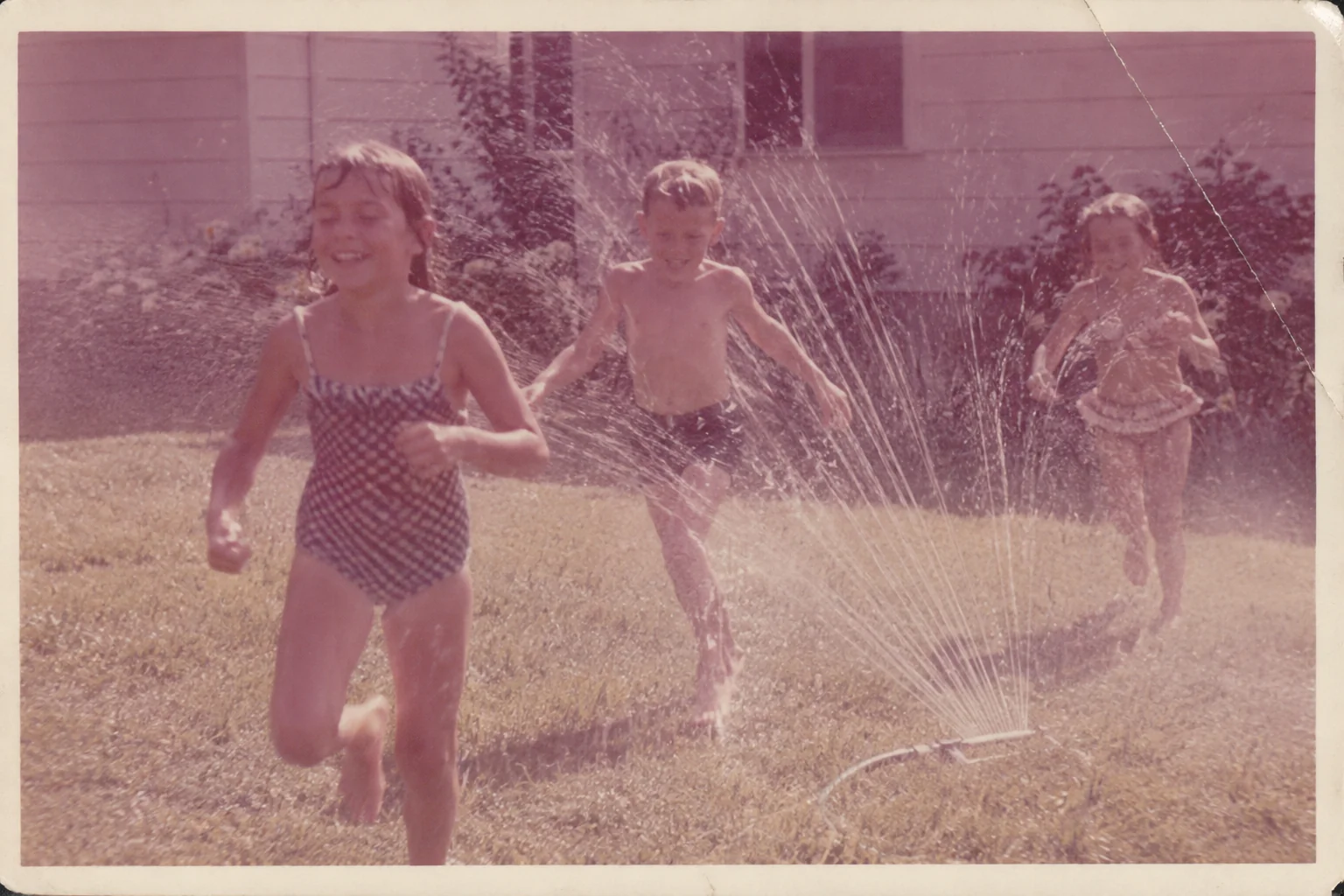 Restore photos from the 1960s, the original print