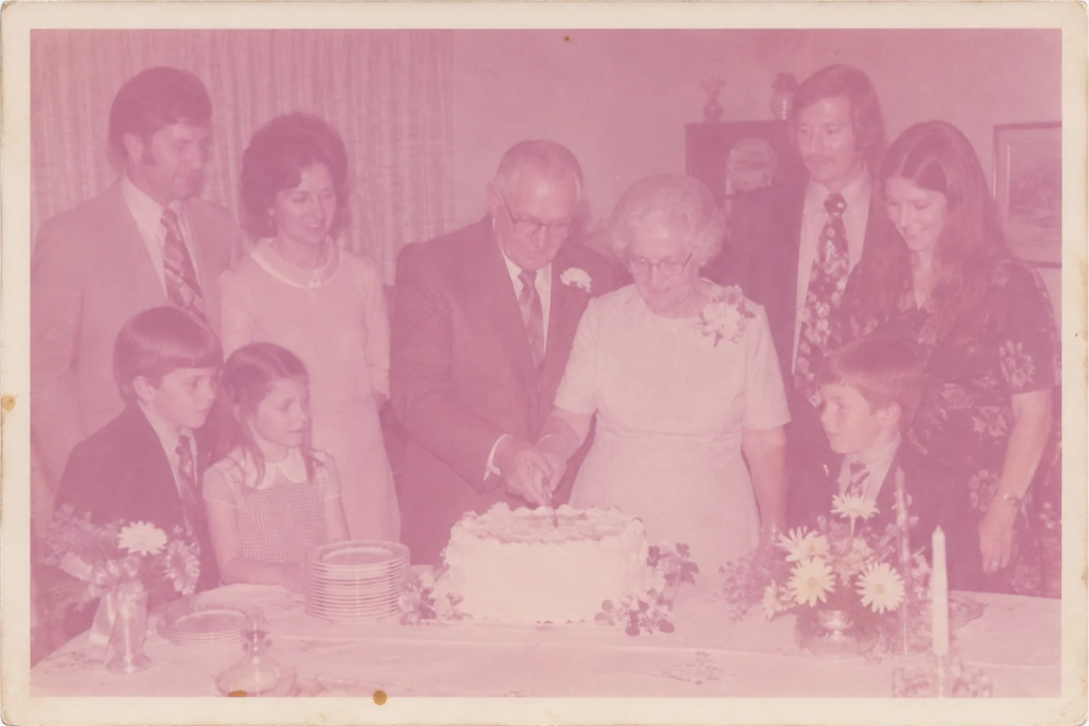 Restore old anniversary photos, the original print