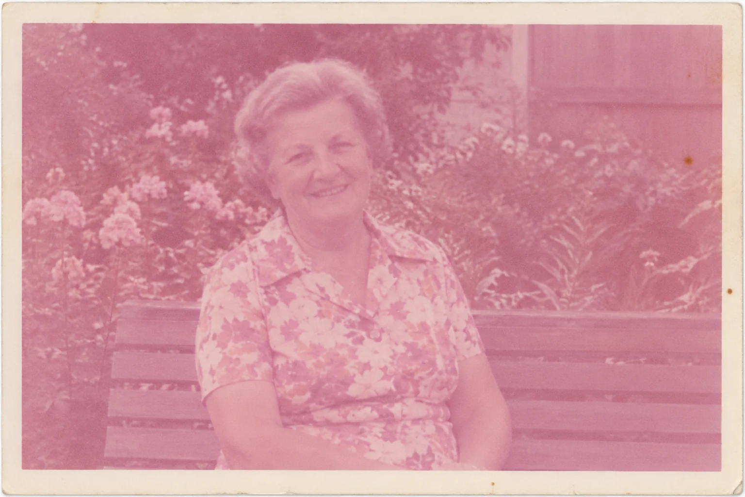 Restore old funeral and memorial photos, the original print