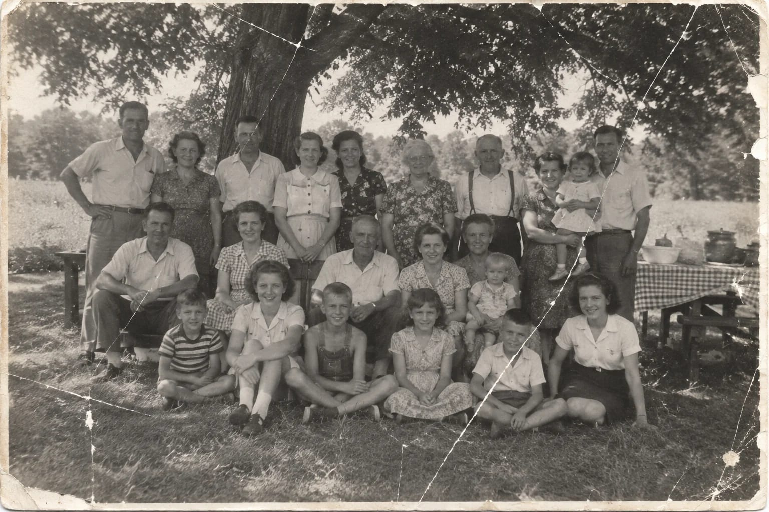 Restore old group photos, the original print