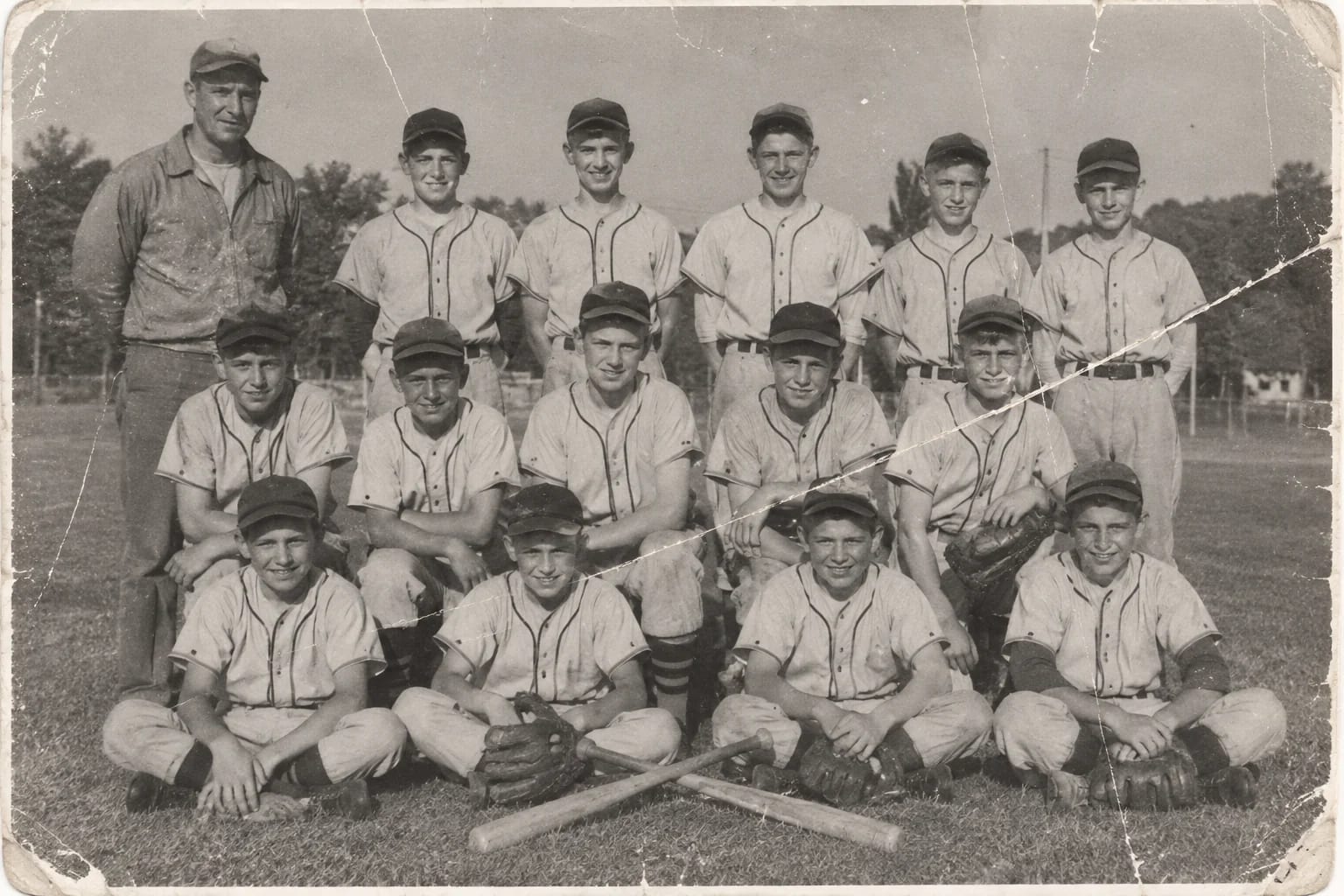 Restore old sports team photos, the original print