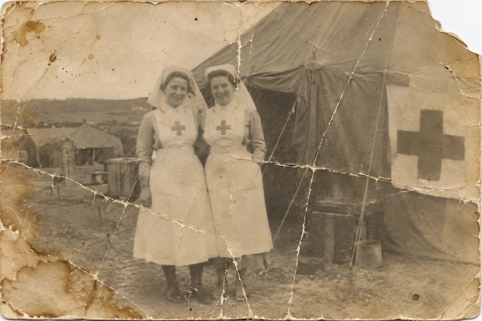 Restore old wartime photos, the original print